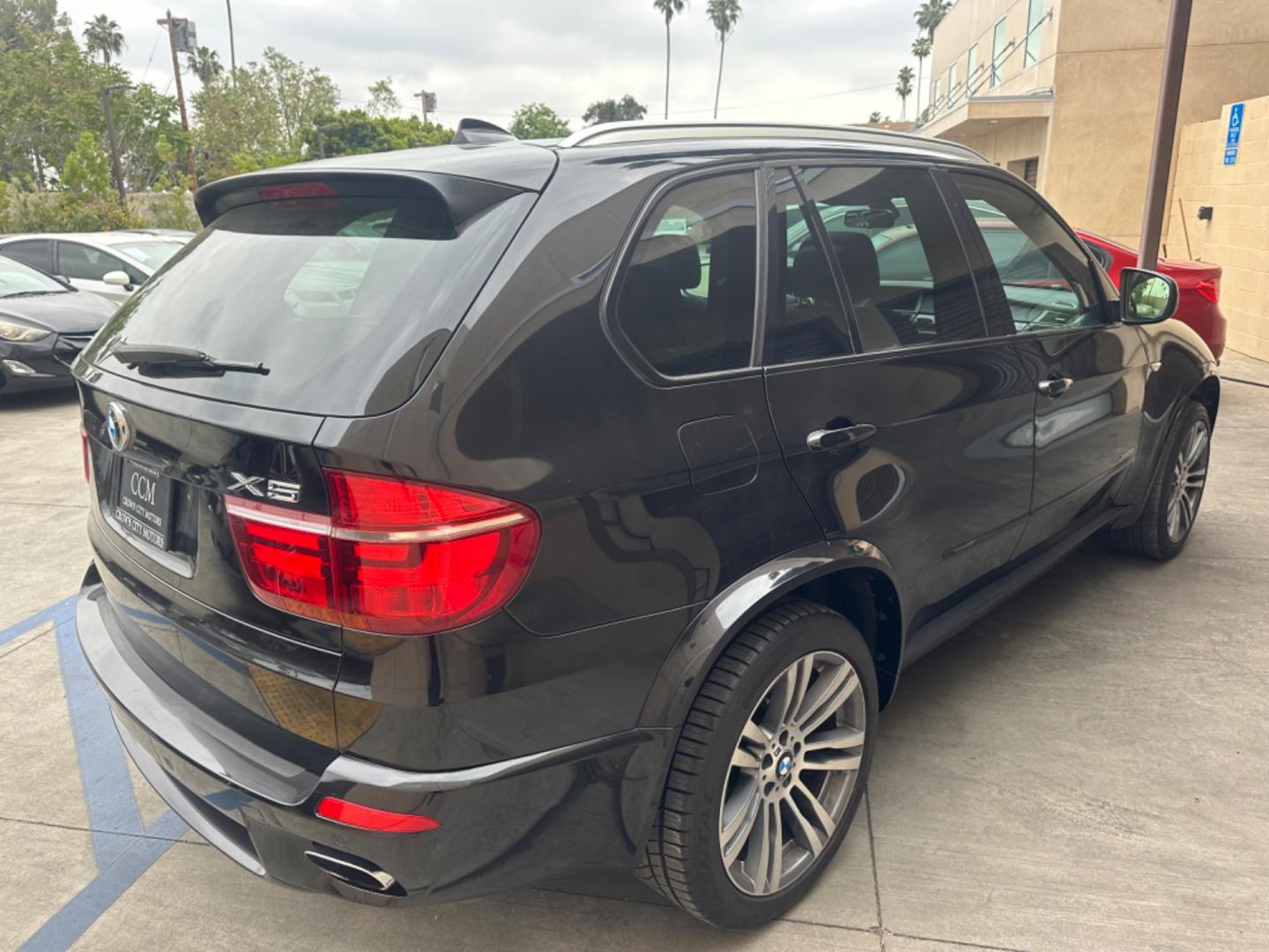 2013 Black /Black BMW X5 Leather (5UXZV4C59DL) with an 6 cylinder engine, Automatic transmission, located at 30 S. Berkeley Avenue, Pasadena, CA, 91107, (626) 248-7567, 34.145447, -118.109398 - Are you on the hunt for your next vehicle but struggling with a less-than-perfect credit history? Look no further! Our dealership proudly serves Pasadena, Altadena, Glendale, and surrounding areas, offering a diverse selection of high-quality used Buy Here Pay Here (BHPH) vehicles tailored to meet y - Photo#4